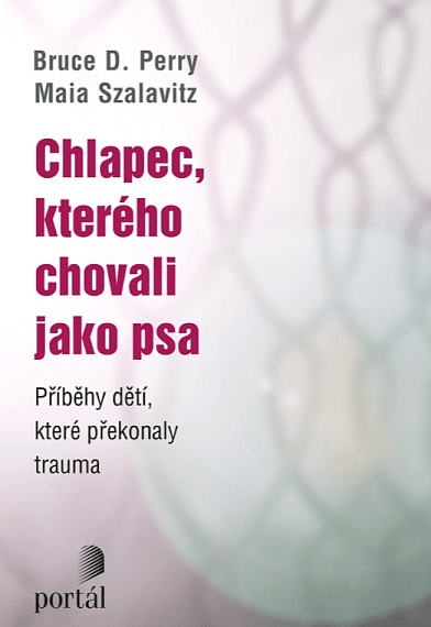 Chlapec, kterého chovali jako psa