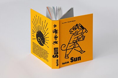 Opičák SUN v galerii/Zdeněk Sklenář