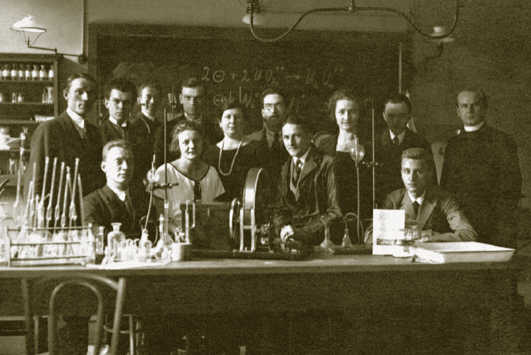 Mezinárodní den žen a dívek ve vědě