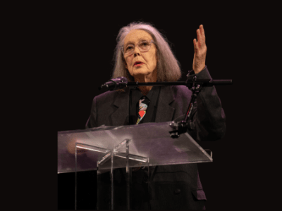 Nobelovu cenu za literaturu získala kanadská básnířka Anne Carsonová
