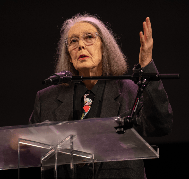 Nobelovu cenu za literaturu získala kanadská básnířka Anne Carsonová